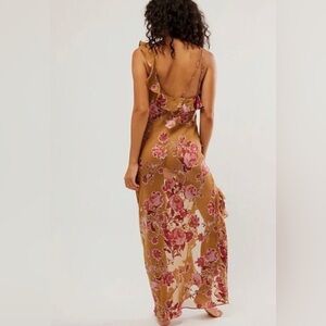 NWT Free People Bed of Roses Slip Gold Wood Combo size Medium